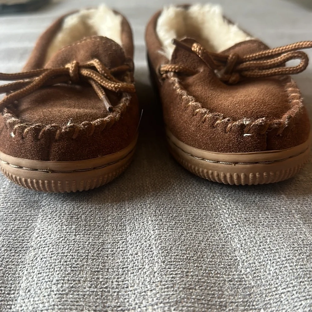 Lamo Youth Brown Suede Faux Sherpa Lined Moccasin Slippers Size 12
